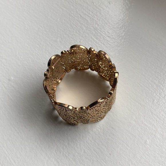 Gold lace bangle bracelet - Picture 4 of 4
